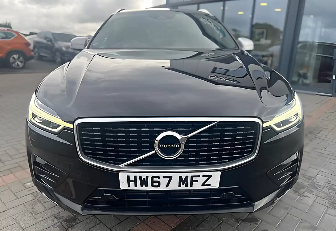 Used 2018 Volvo XC60 R-Design Black - Interior and Exterior details 3