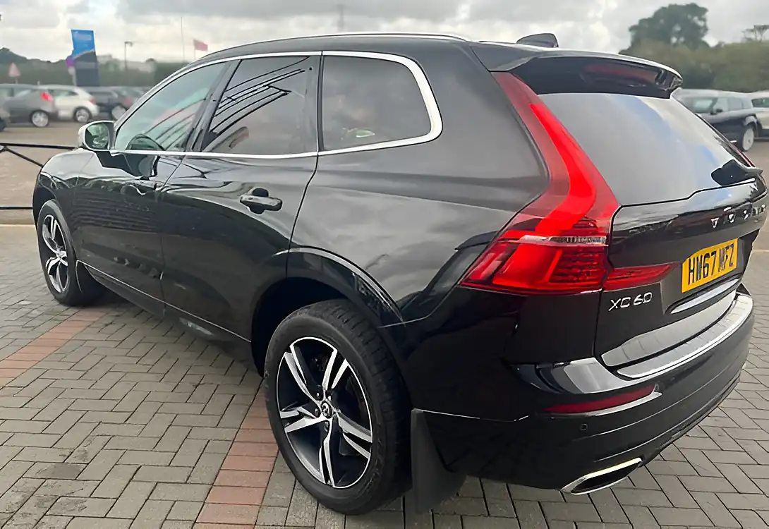 Used 2018 Volvo XC60 R-Design Black - Interior and Exterior details 8
