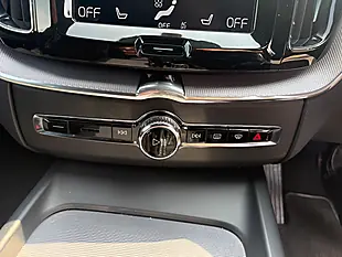 Used 2018 Volvo XC60 R-Design Black - Interior and Exterior details 15