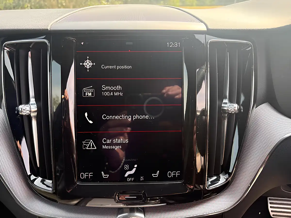 Used 2018 Volvo XC60 R-Design Black - Interior and Exterior details 16
