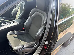 Used 2018 Volvo XC60 R-Design Black - Interior and Exterior details 9