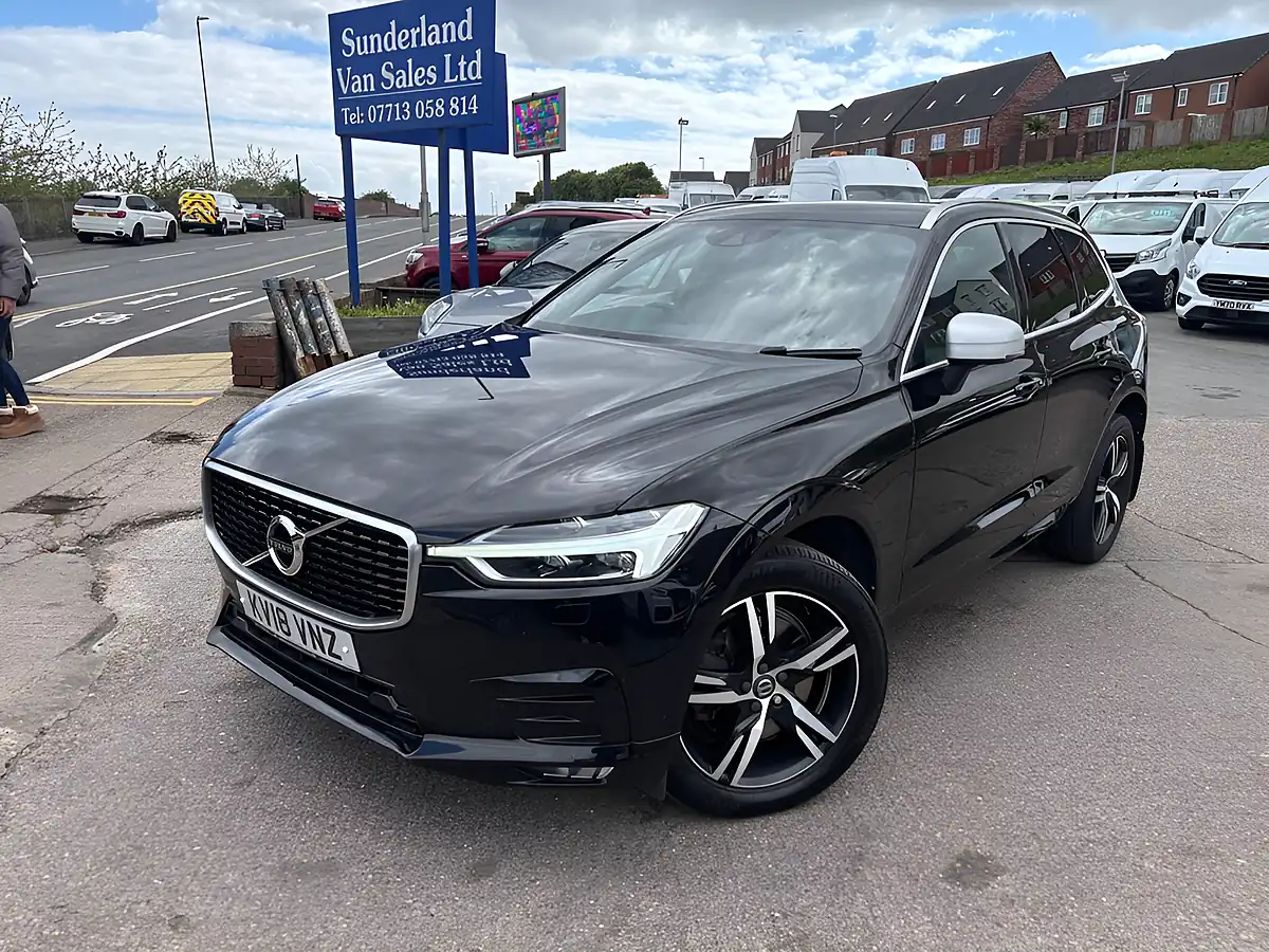 Used 2018 Volvo XC60 R-Design Black - Front View