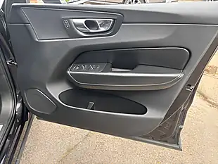 Used 2018 Volvo XC60 R-Design Black - Interior and Exterior details 16