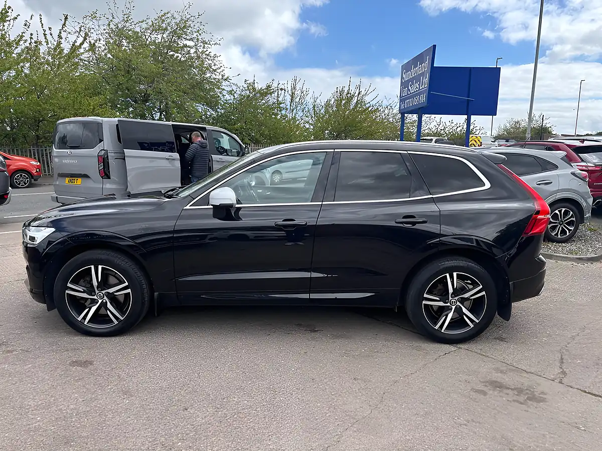 Used 2018 Volvo XC60 R-Design Black - Interior and Exterior details 3