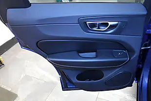 Used 2018 Volvo XC60 R-Design Blue - Interior and Exterior details 16
