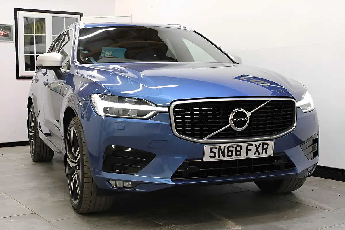 Used 2018 Volvo XC60 R-Design Blue - Interior and Exterior details 7