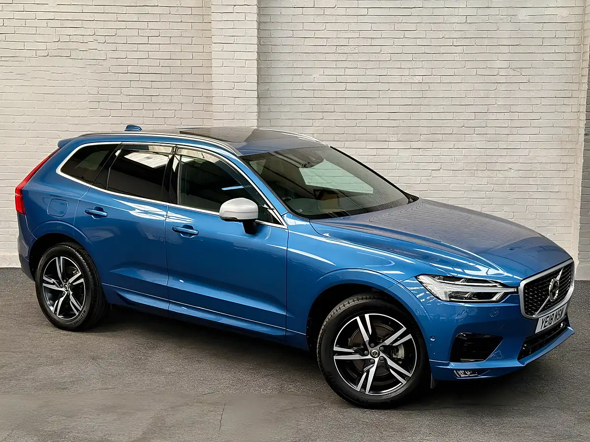Used 2018 Volvo XC60 R-Design Blue - Interior and Exterior details 2