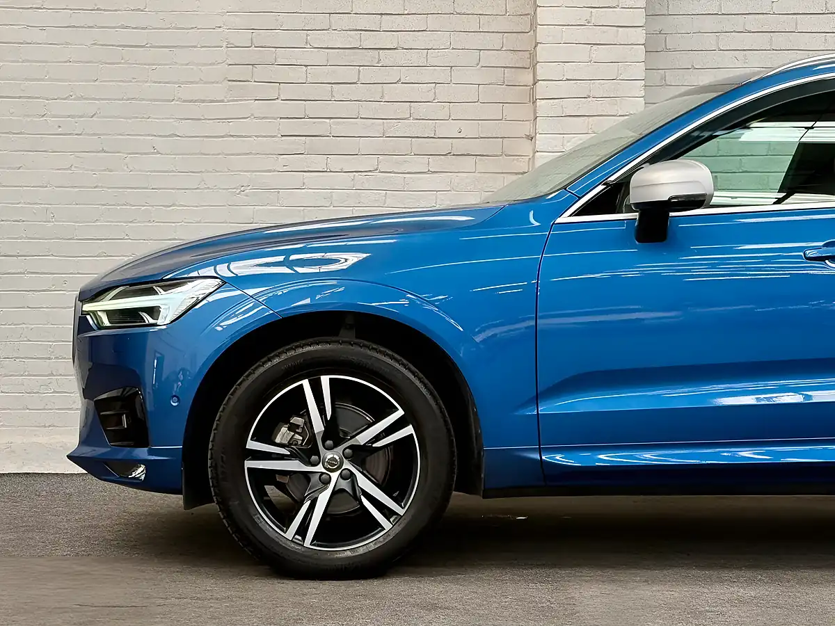 Used 2018 Volvo XC60 R-Design Blue - Interior and Exterior details 20