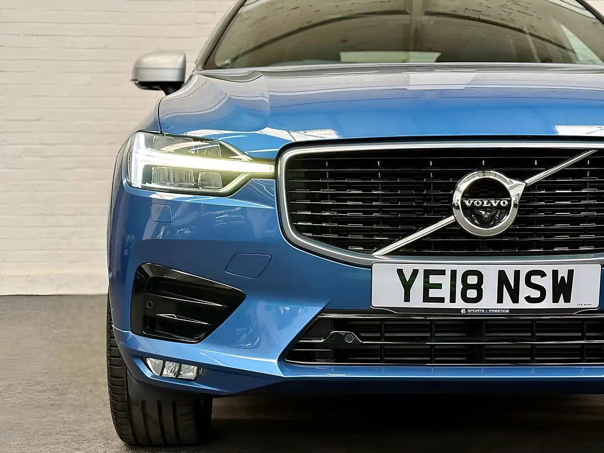 Used 2018 Volvo XC60 R-Design Blue - Interior and Exterior details 3