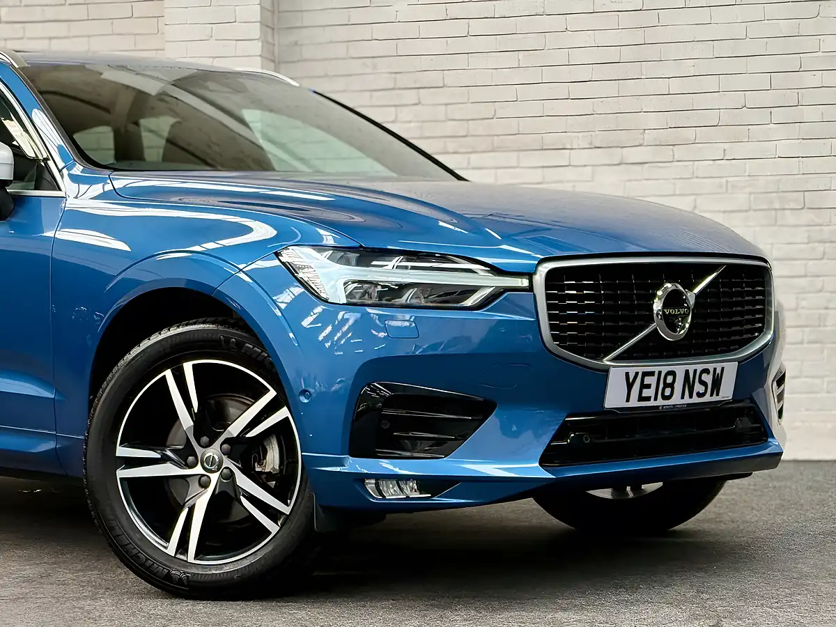 Used 2018 Volvo XC60 R-Design Blue - Interior and Exterior details 7