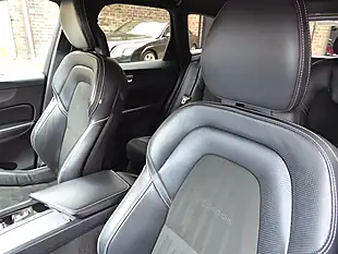 Used 2018 Volvo XC60 R-Design Crystal White Metallic - Interior and Exterior details 13