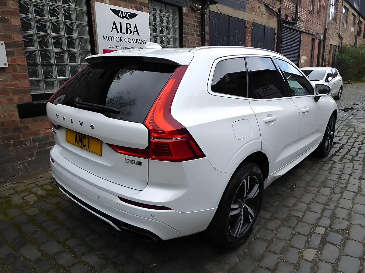 Used 2018 Volvo XC60 R-Design Crystal White Metallic - Interior and Exterior details 6