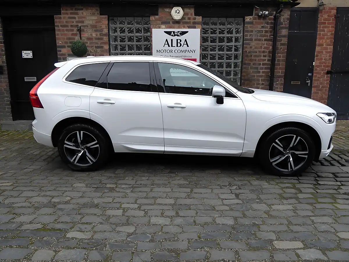 Used 2018 Volvo XC60 R-Design Crystal White Metallic - Interior and Exterior details 7