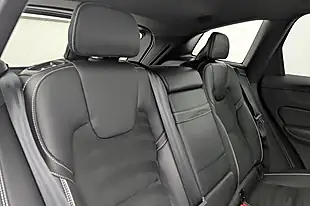 Used 2018 Volvo XC60 R-Design Ice White - Interior and Exterior details 17