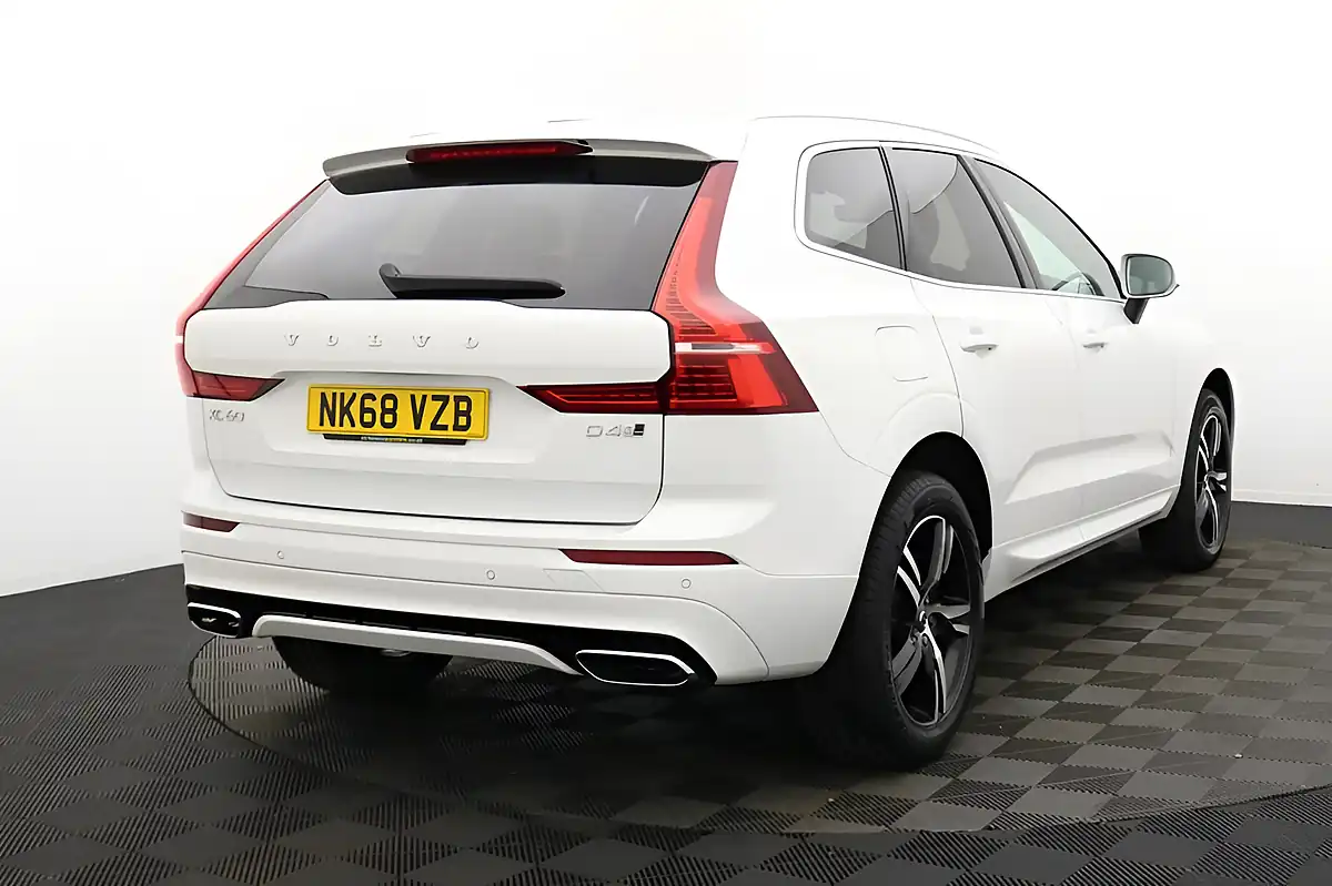 Used 2018 Volvo XC60 R-Design Ice White - Interior and Exterior details 4