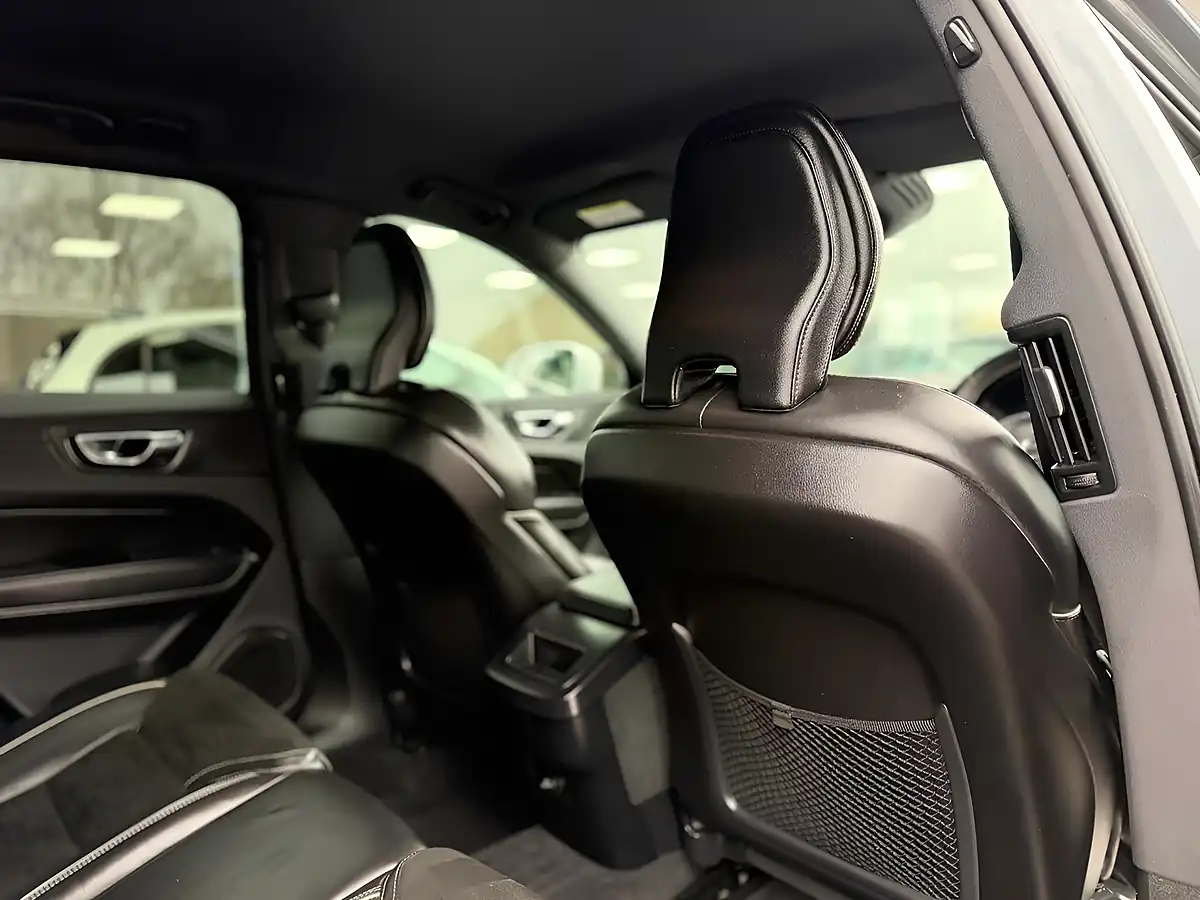 Used 2018 Volvo XC60 R-Design Osmium Grey - Interior and Exterior details 18