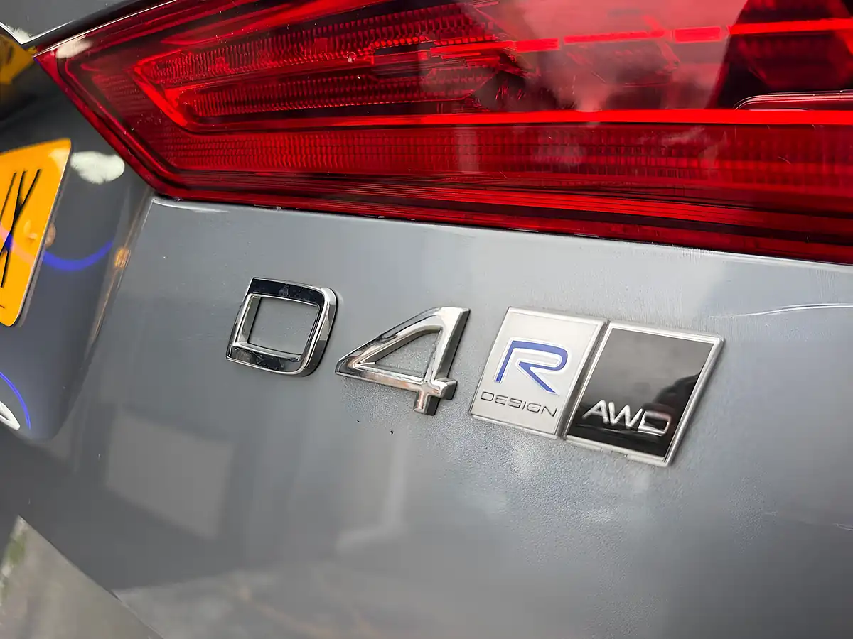 Used 2018 Volvo XC60 R-Design Osmium Grey - Interior and Exterior details 19