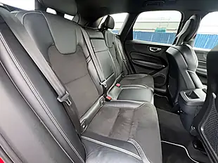 Used 2018 Volvo XC60 R-Design Passion Red - Interior and Exterior details 20