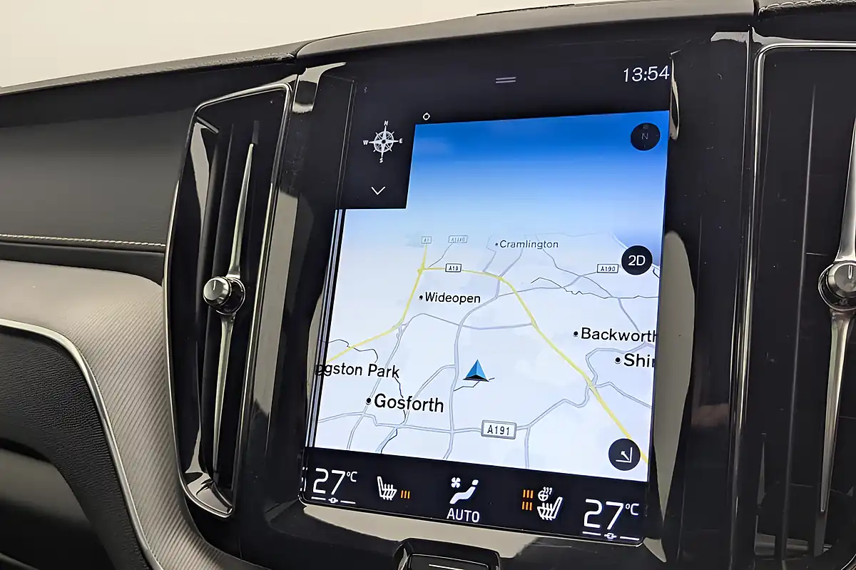 Used 2018 Volvo XC60 R-Design Pro Blue - Interior and Exterior details 13