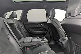 Used 2018 Volvo XC60 R-Design Pro Blue - Interior and Exterior details 16