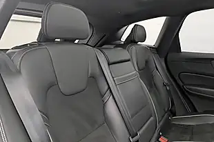 Used 2018 Volvo XC60 R-Design Pro Blue - Interior and Exterior details 19