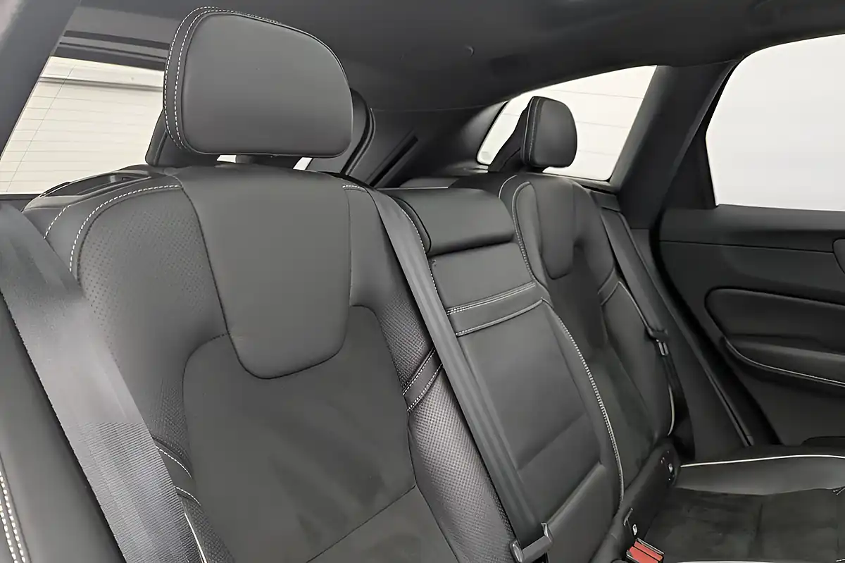 Used 2018 Volvo XC60 R-Design Pro Blue - Interior and Exterior details 19
