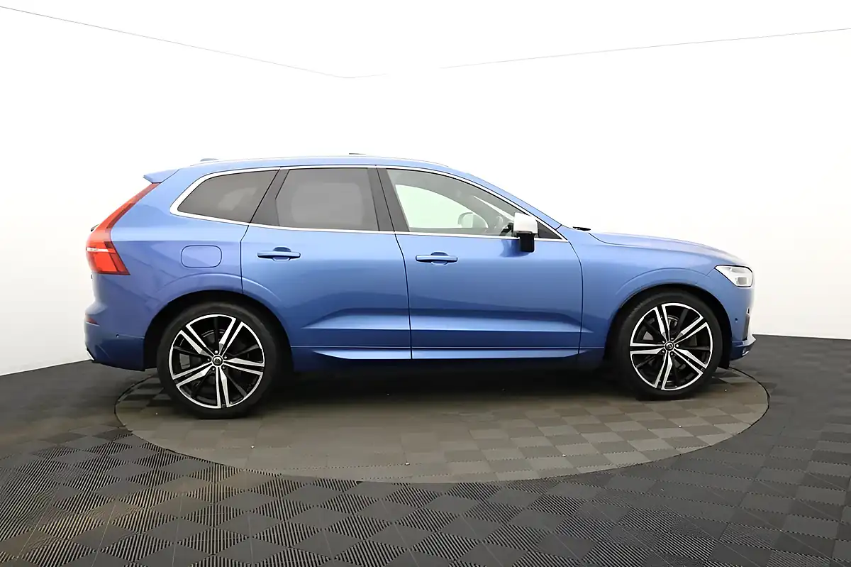 Used 2018 Volvo XC60 R-Design Pro Blue - Interior and Exterior details 2