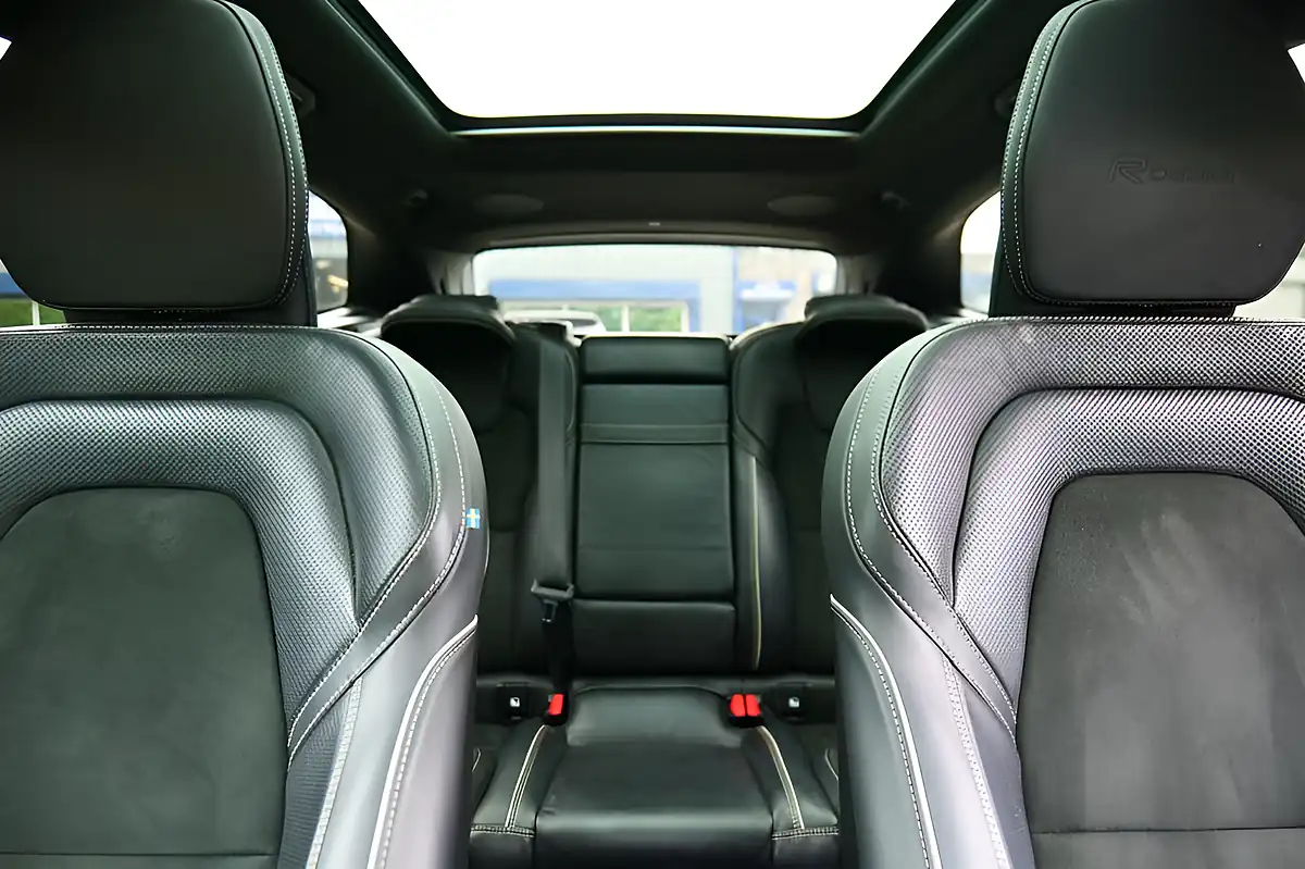 Used 2018 Volvo XC60 R-Design Pro Blue - Interior and Exterior details 11