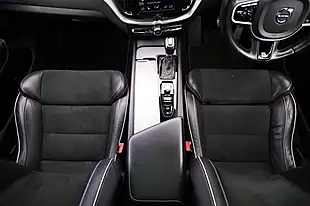 Used 2018 Volvo XC60 R-Design Pro Blue - Interior and Exterior details 12