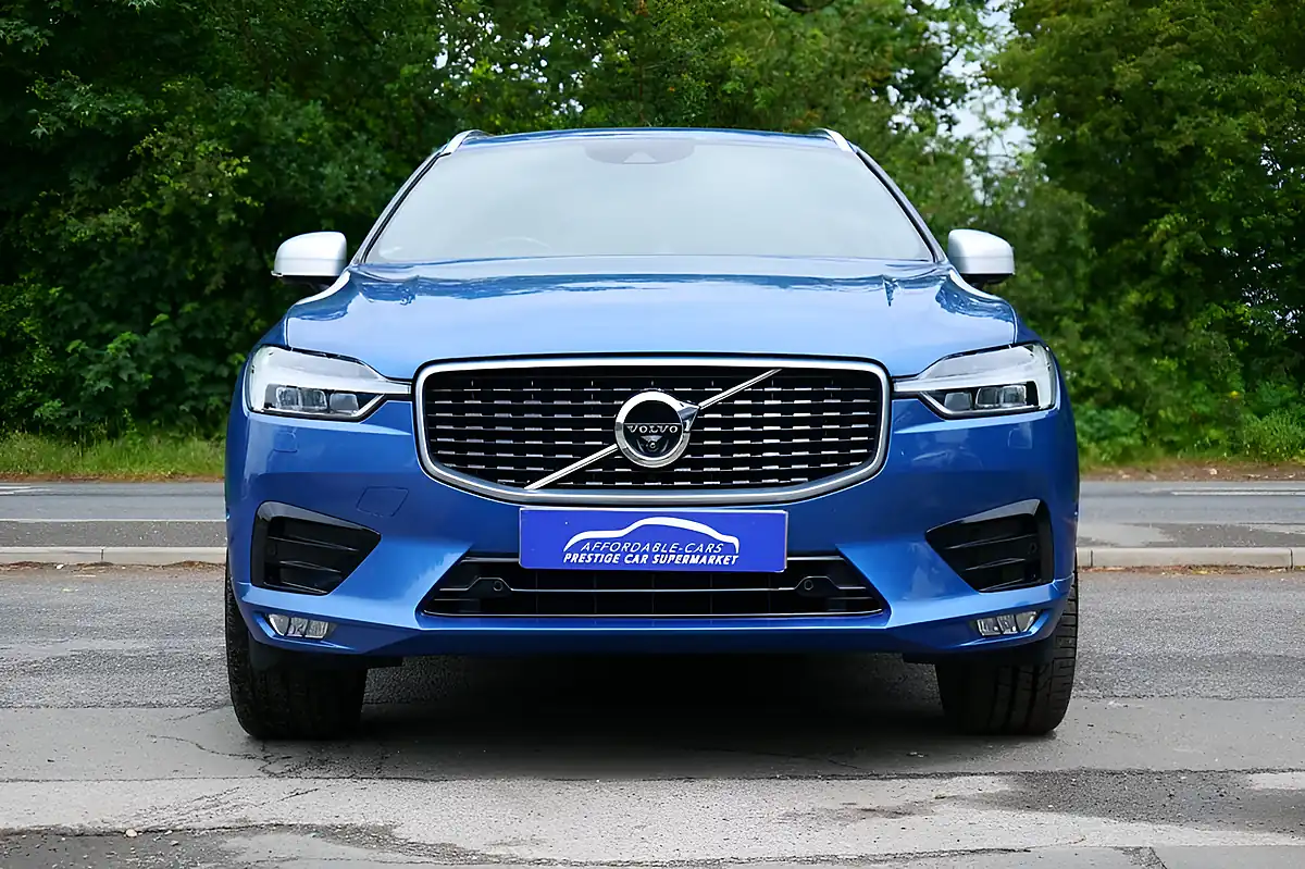 Used 2018 Volvo XC60 R-Design Pro Blue - Interior and Exterior details 4