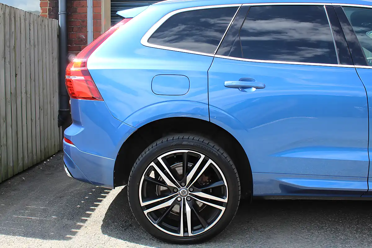 Used 2018 Volvo XC60 R-Design Pro Blue - Interior and Exterior details 10
