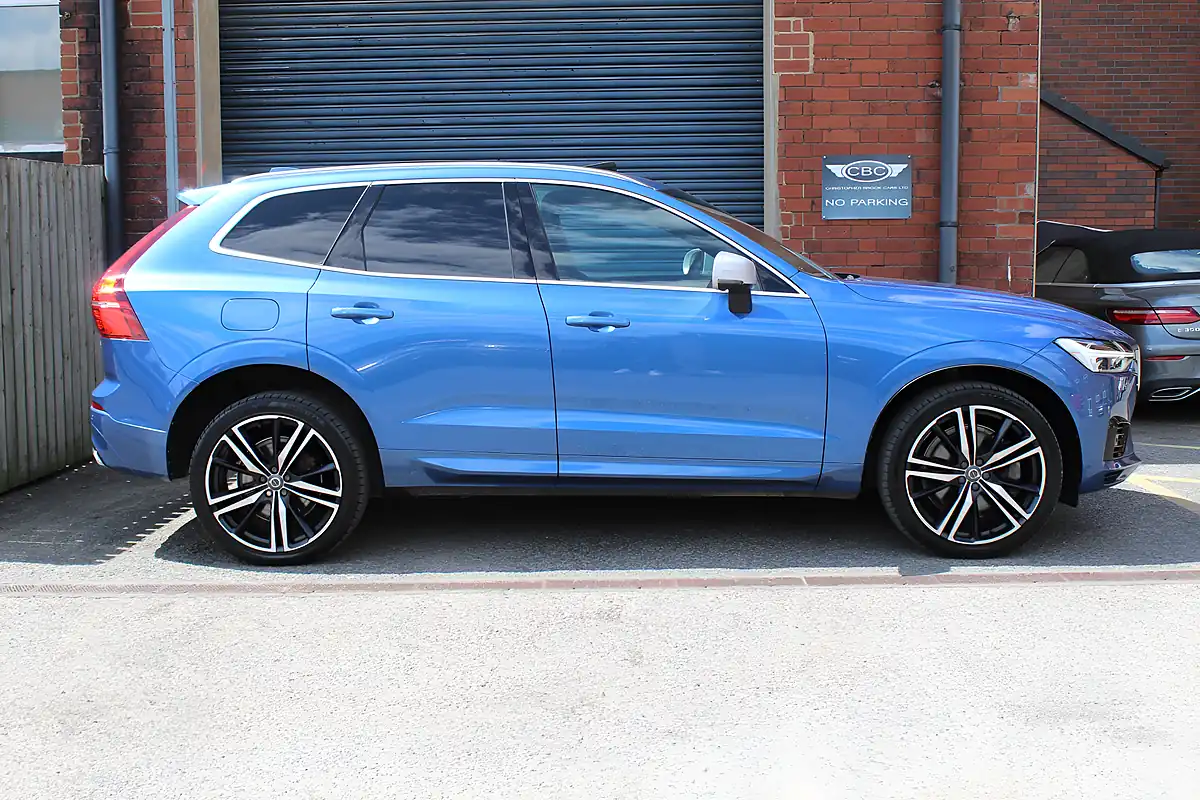Used 2018 Volvo XC60 R-Design Pro Blue - Interior and Exterior details 11