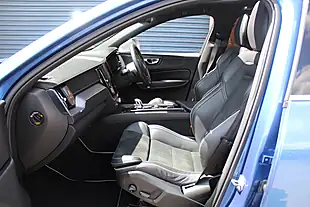 Used 2018 Volvo XC60 R-Design Pro Blue - Interior and Exterior details 14