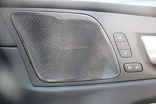 Used 2018 Volvo XC60 R-Design Pro Blue - Interior and Exterior details 16