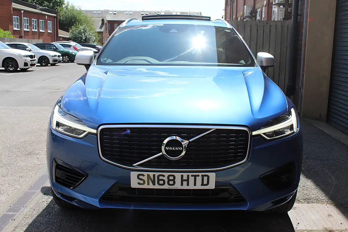 Used 2018 Volvo XC60 R-Design Pro Blue - Interior and Exterior details 2