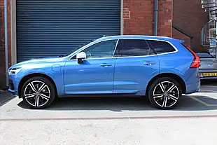 Used 2018 Volvo XC60 R-Design Pro Blue - Interior and Exterior details 6
