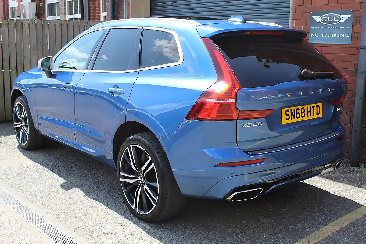 Used 2018 Volvo XC60 R-Design Pro Blue - Interior and Exterior details 7