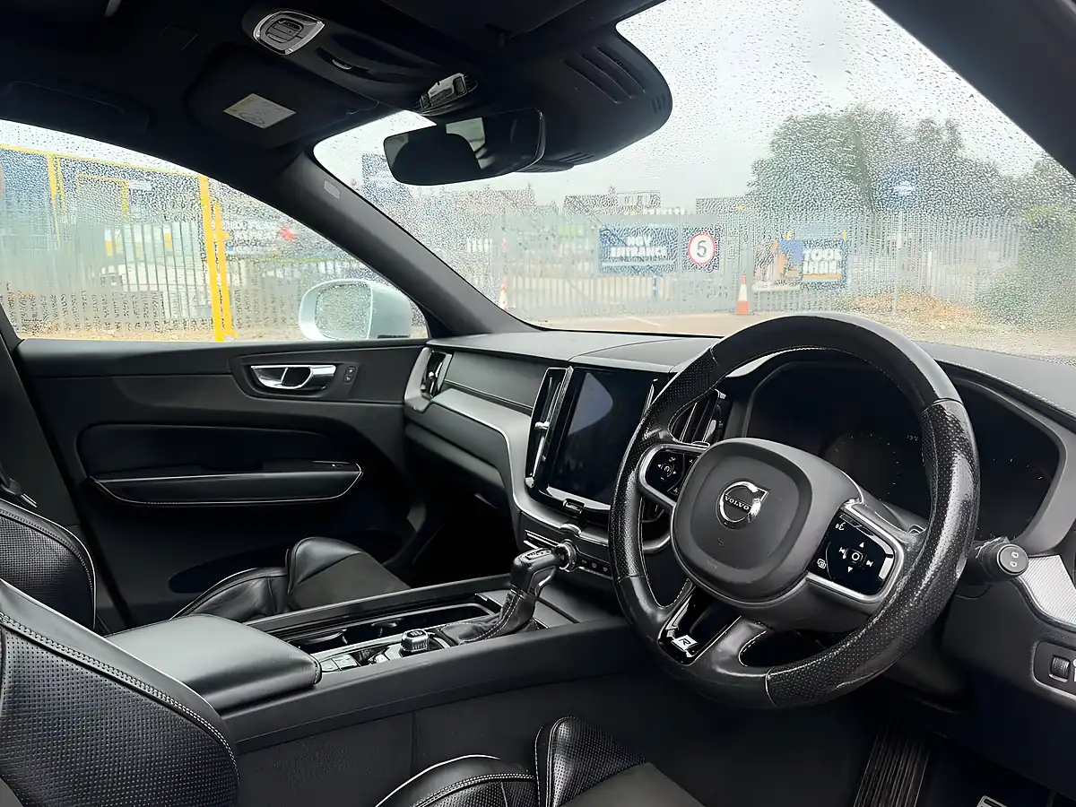 Used 2018 Volvo XC60 R-Design Pro Blue - Interior and Exterior details 11