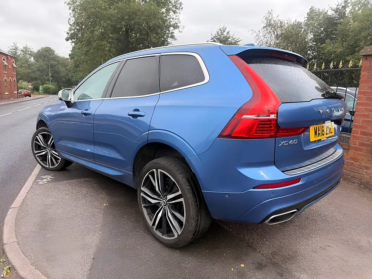 Used 2018 Volvo XC60 R-Design Pro Blue - Interior and Exterior details 7