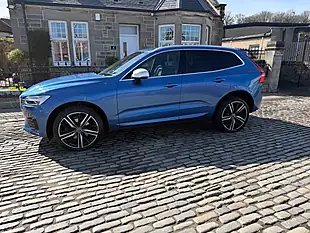 Used 2018 Volvo XC60 R-Design Pro Bursting Blue - Interior and Exterior details 10