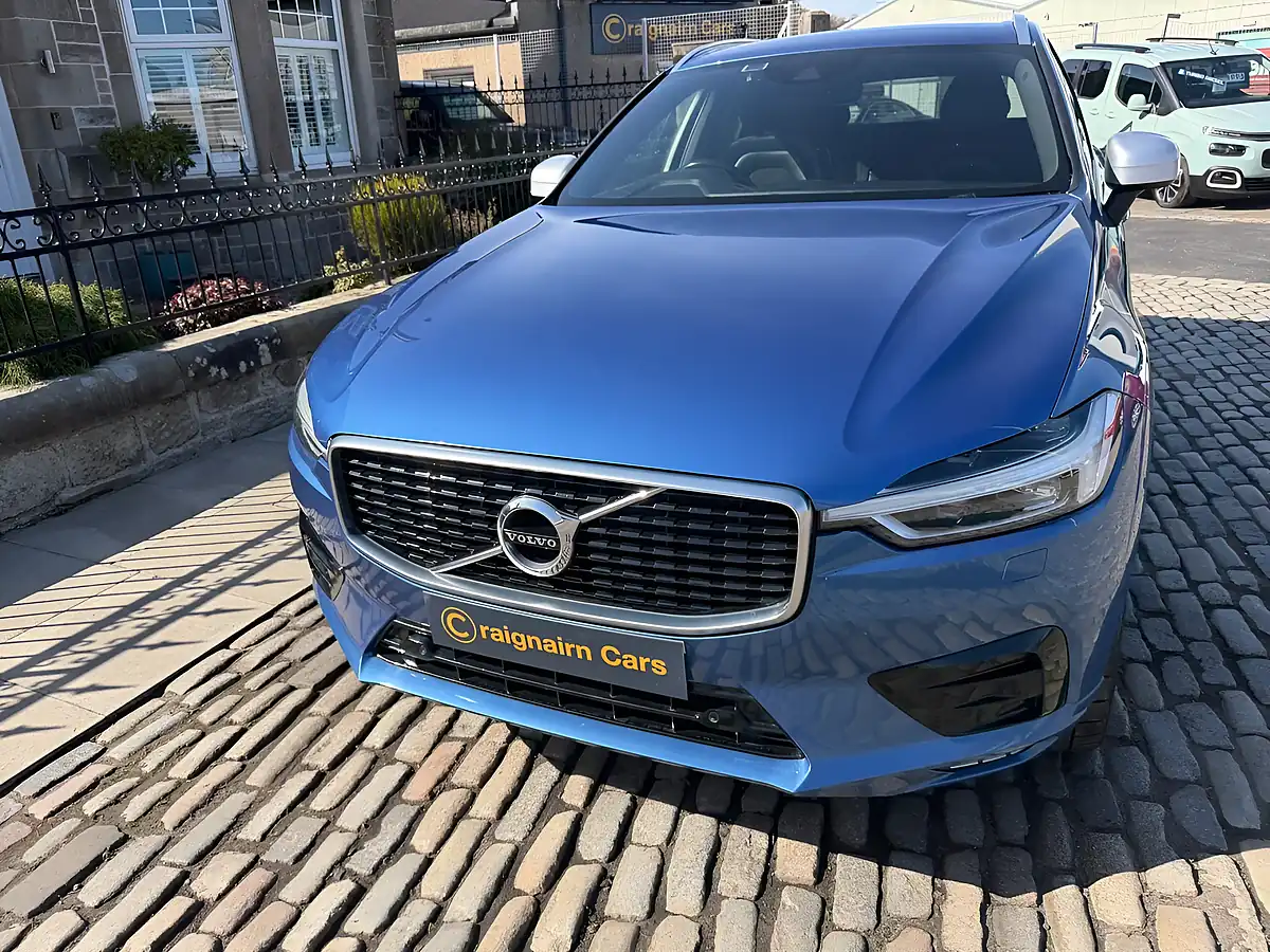 Used 2018 Volvo XC60 R-Design Pro Bursting Blue - Interior and Exterior details 13