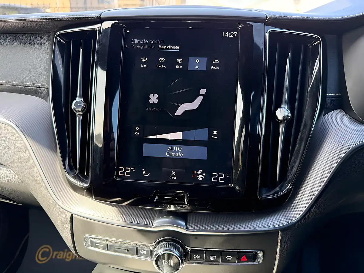 Used 2018 Volvo XC60 R-Design Pro Bursting Blue - Interior and Exterior details 15