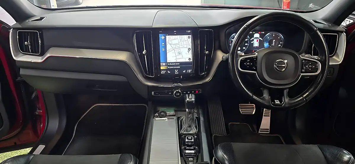 Used 2018 Volvo XC60 R-Design Red - Interior and Exterior details 2