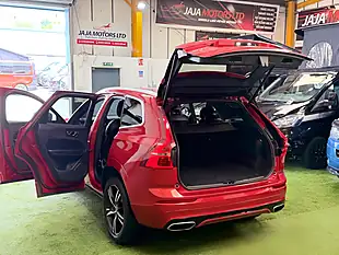 Used 2018 Volvo XC60 R-Design Red - Interior and Exterior details 7
