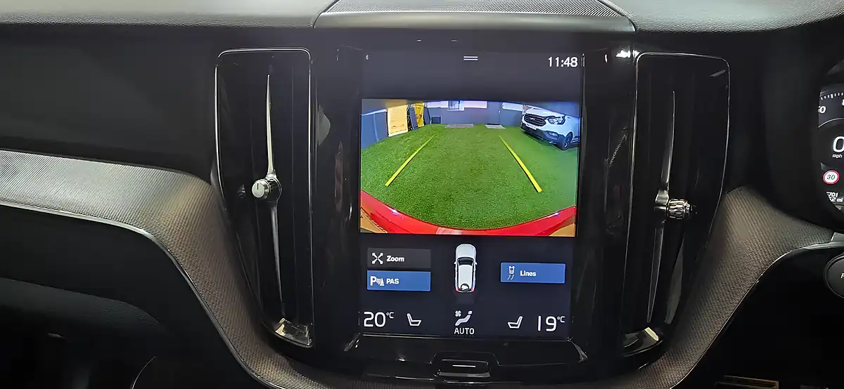 Used 2018 Volvo XC60 R-Design Red - Interior and Exterior details 8