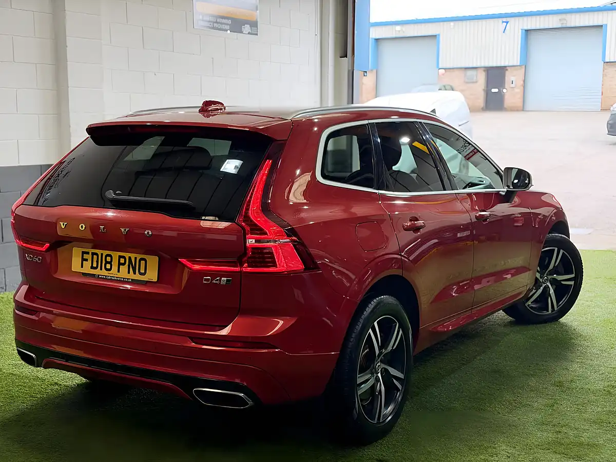 Used 2018 Volvo XC60 R-Design Red - Interior and Exterior details 9