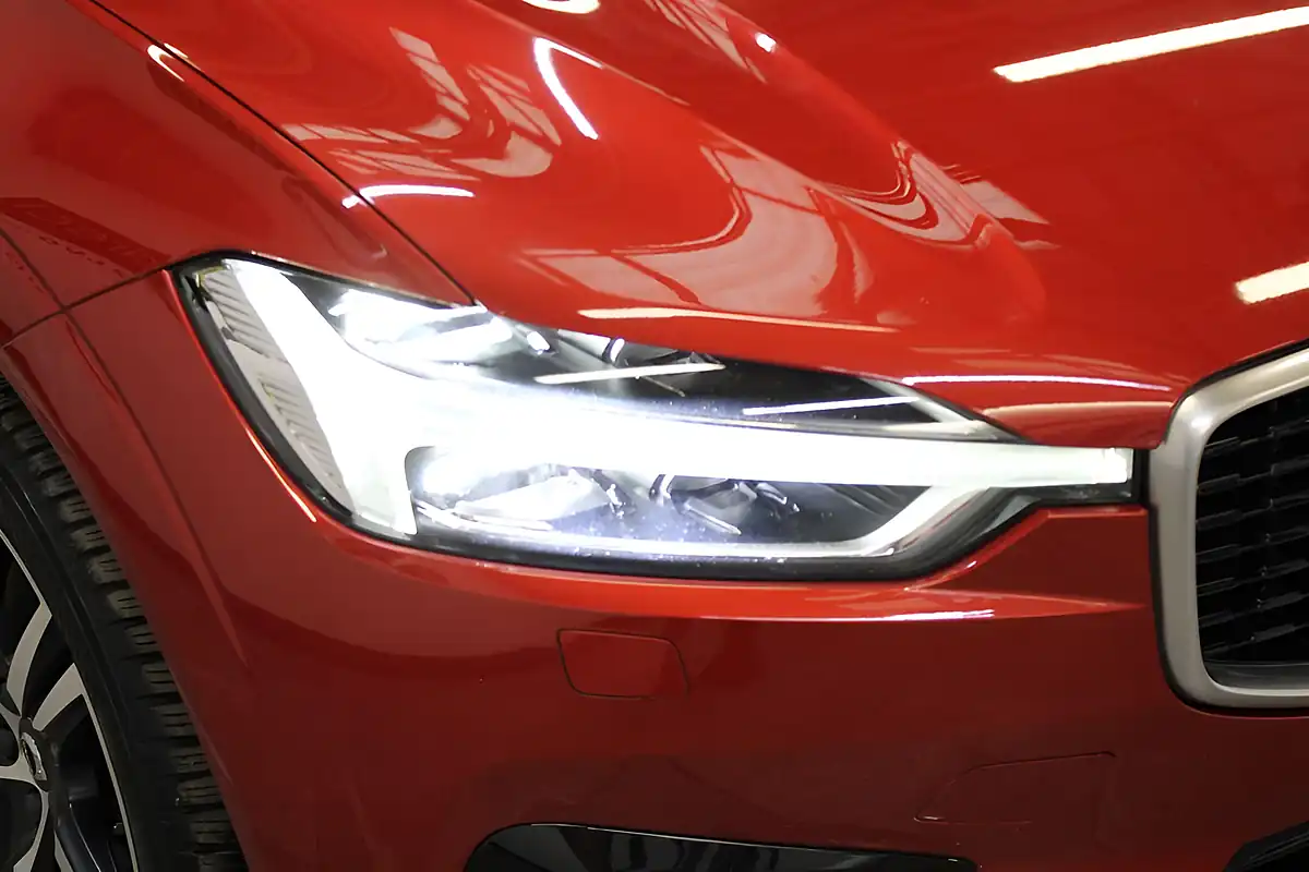 Used 2018 Volvo XC60 R-Design Red - Interior and Exterior details 15