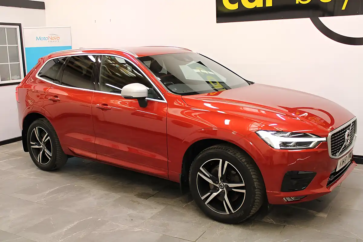 Used 2018 Volvo XC60 R-Design Red - Interior and Exterior details 5