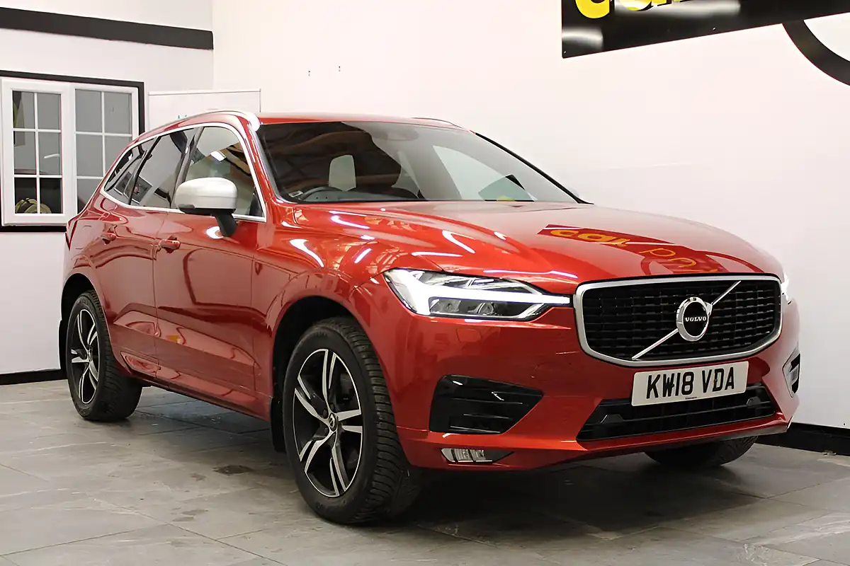 Used 2018 Volvo XC60 R-Design Red - Interior and Exterior details 6