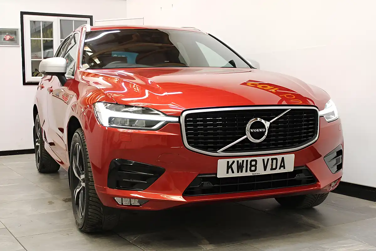 Used 2018 Volvo XC60 R-Design Red - Interior and Exterior details 7